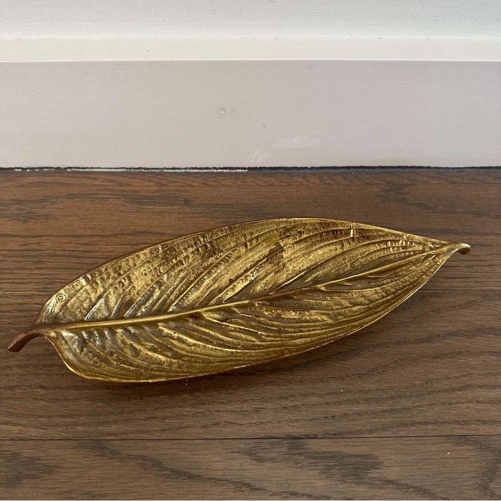 Vintage 1940s Virginia Metalcrafters Brass Calathea Leaf Dish Tray 10.5"l - Picture 5 of 8